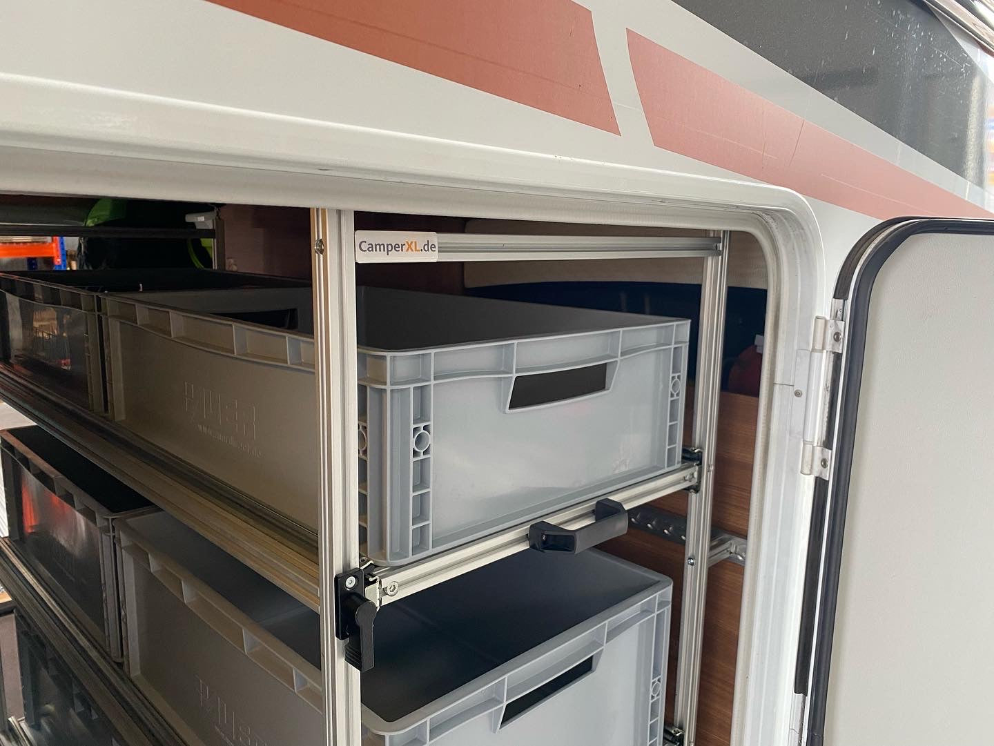 Weinsberg CaraCompact Edition Pepper Mobile casa scaffale con cassetti estraibili